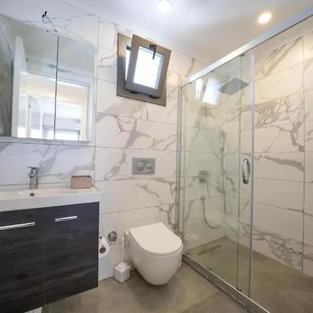 2 Bedroom On The Beach In Yahsi