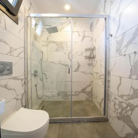 Apartman 2 Bedroom On The Beach In Yahsi