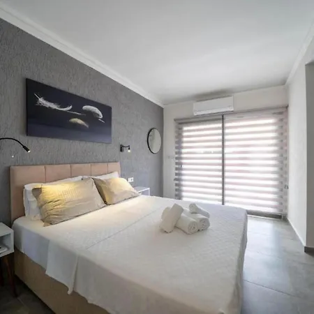 Apartment 2 Bedroom On The Beach In Yahsi